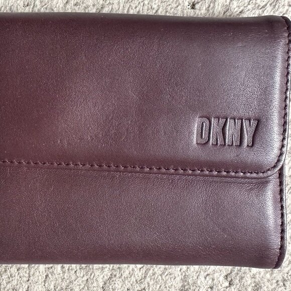 DKNY LARGE LEATHER WALLET MULTI POCKETS BROWN - Picture 2 of 7